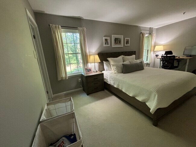 Building Photo - 1461 Conifer Dr