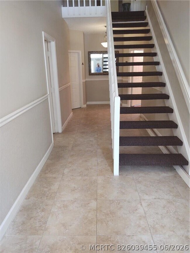 Building Photo - 5801 Coach House Cir