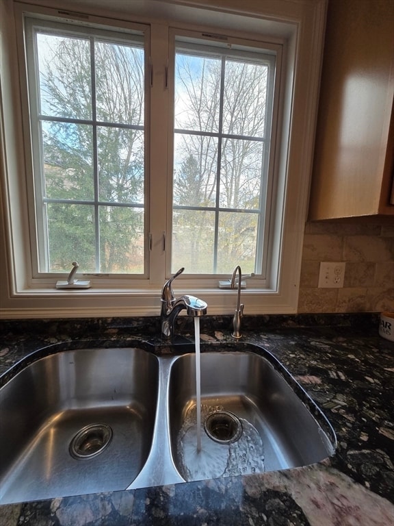 Building Photo - 70 River St