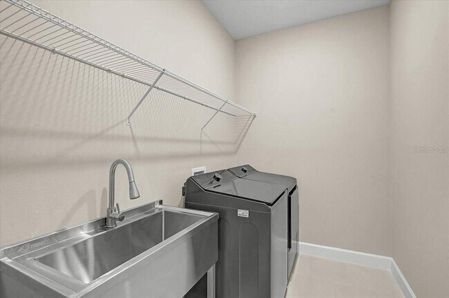 Building Photo - 7782 Waning Moon Wy