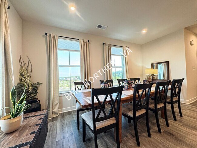 Building Photo - 1636 Kirkman St