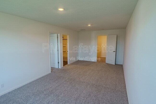 Building Photo - 641 W Bulrush Ct