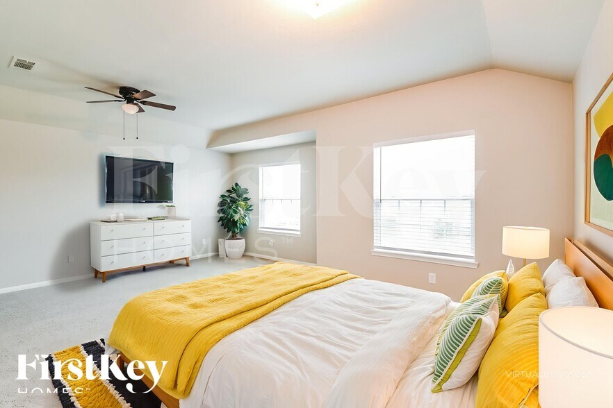 Building Photo - 5931 Golden Cove Rd