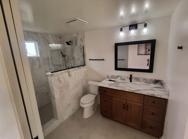 Building Photo - Upgraded Two Story Home - Bay Ho - View Lot - Central AC