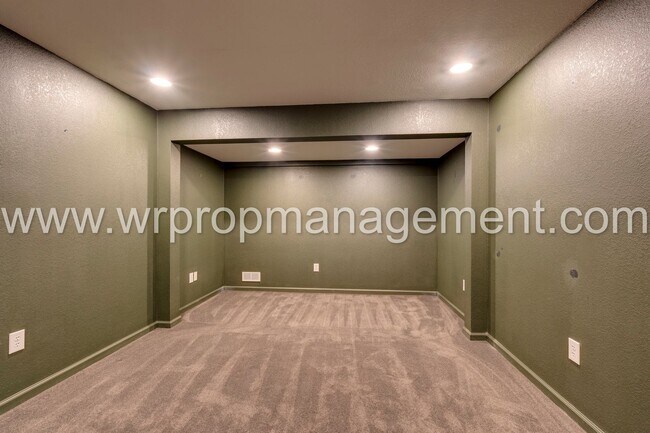 Building Photo - 4 Bed 3 Bath Home in Lambertville