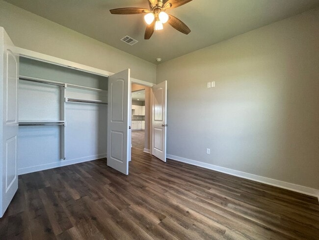 Building Photo - Brand 3 BR / 2 BA Home in Corsicana!