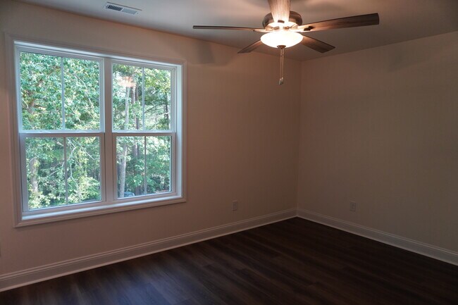 Building Photo - 385 Buhmann Dr