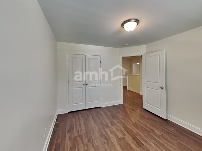 Building Photo - 5964 Hagar Vly Dr