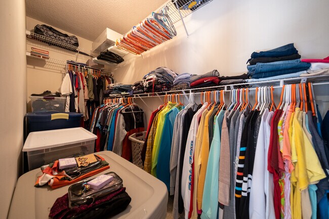 Building Photo - 17473 Hayes Ave