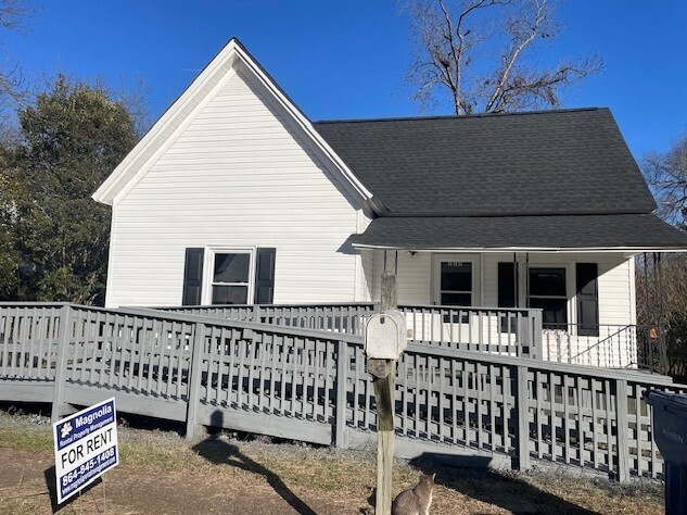 Primary Photo - 212 D St