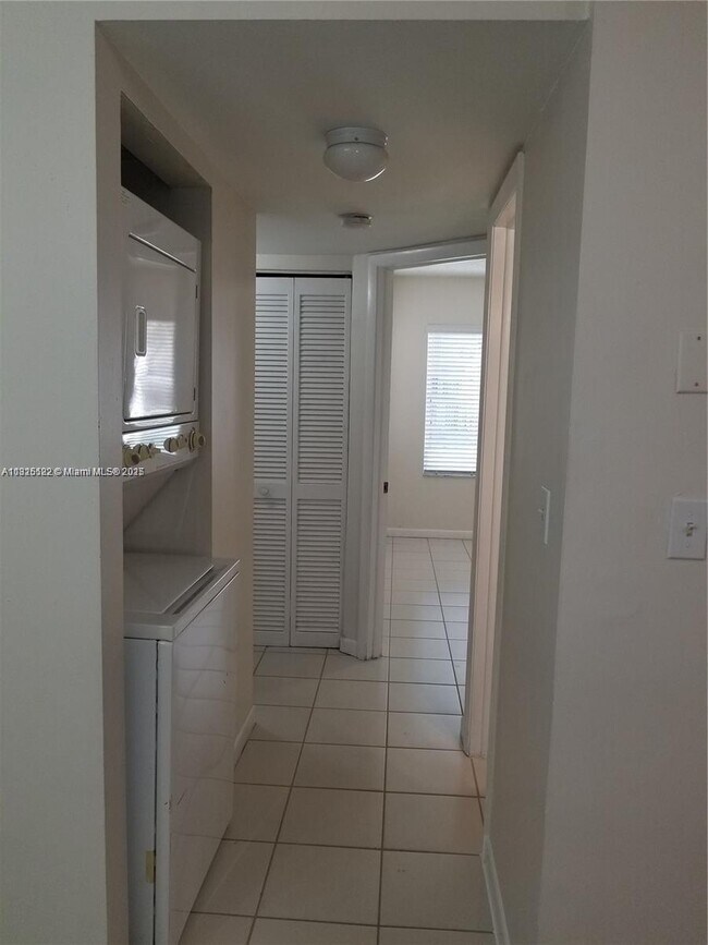 Building Photo - 7141 SW 129th Ave