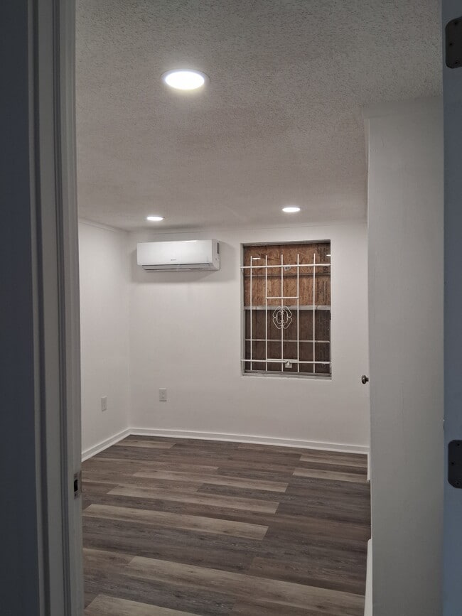 Building Photo - 2904 Moncrief Rd