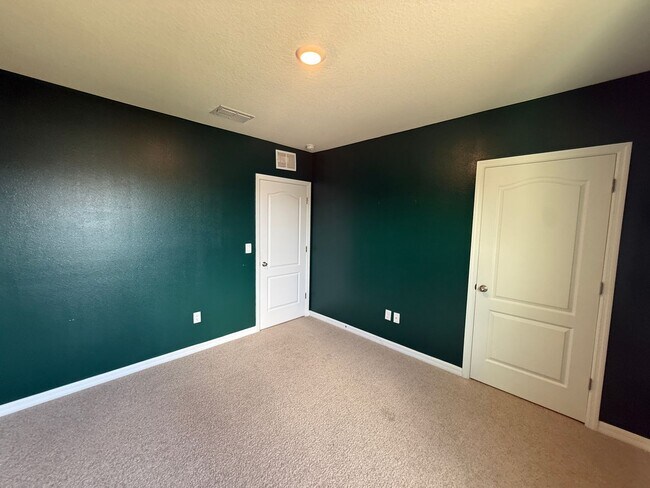 Building Photo - 11106 Amber Ridge Dr