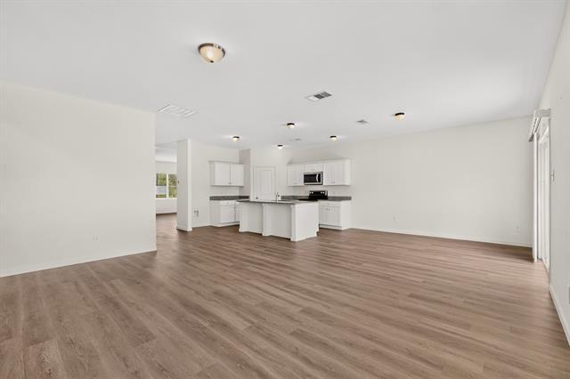 Building Photo - 702 Camden Dr
