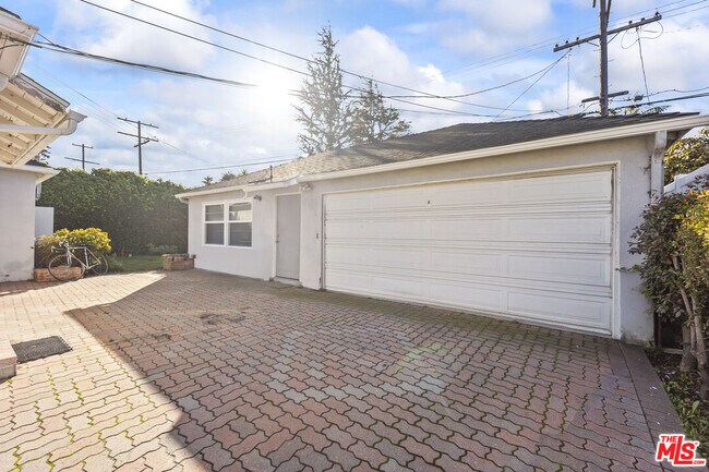 Building Photo - 5908 Abernathy Dr