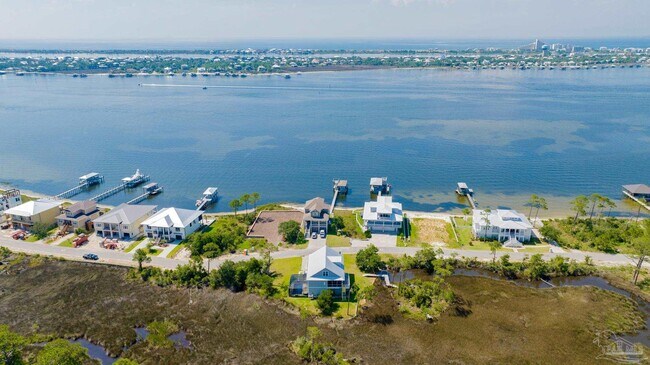 Building Photo - 16262 Tarpon Dr