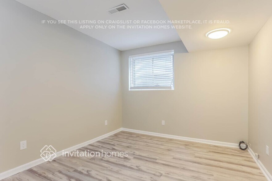 Building Photo - 16766 E Kent Dr