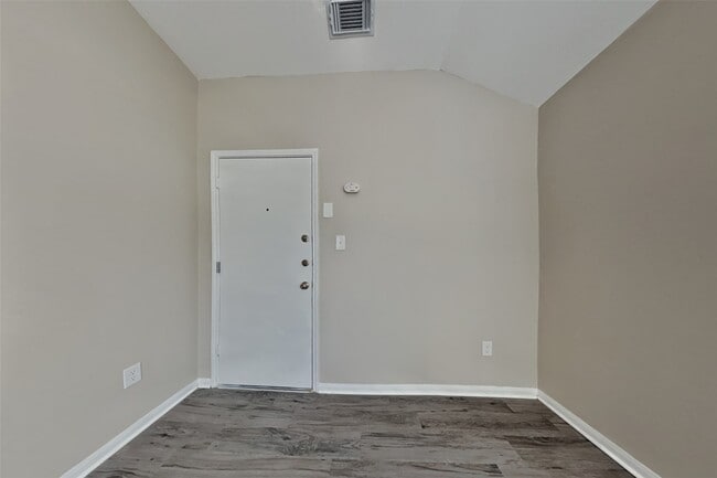 Building Photo - 16758 N Rail Dr