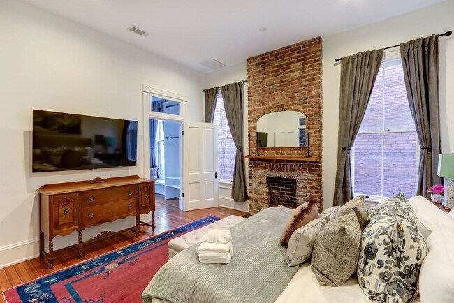 Building Photo - 415 Whitaker St