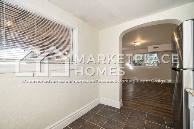 Building Photo - 717 Kalb St SE