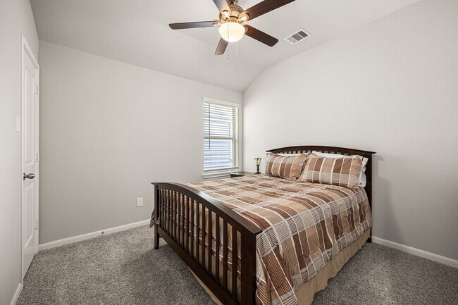 Building Photo - 5422 Sunway Dr