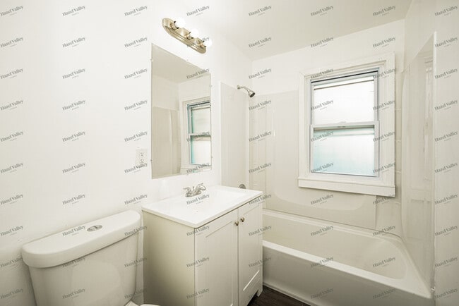 Building Photo - 4065 Wyncote Rd