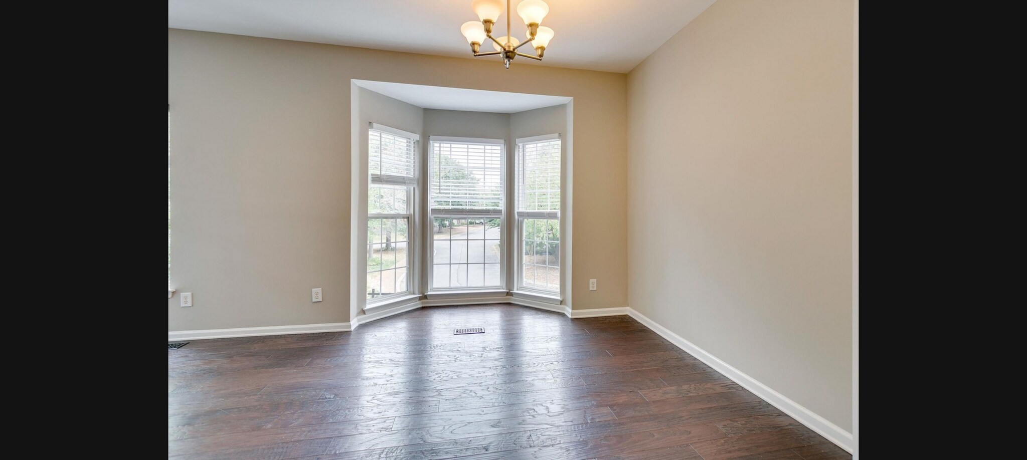 Building Photo - 618 Huffine Manor Cir