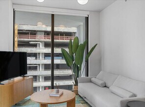 Building Photo - 11 NE 6th St