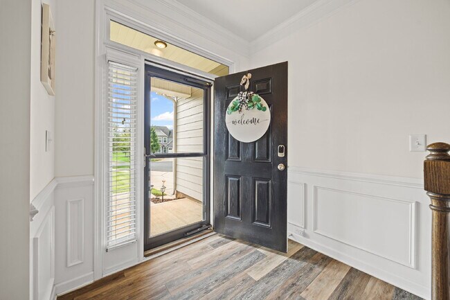 Building Photo - "Spacious 5-Bedroom Gem in Gastonia with 3...