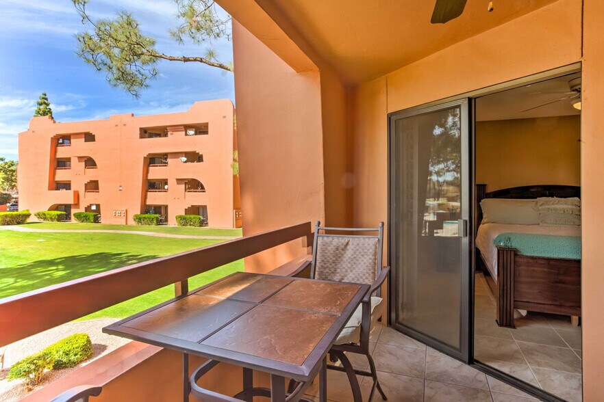 Building Photo - 12212 N Paradise Vlg Pkwy S