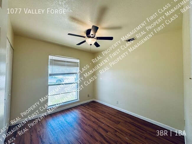 Building Photo - 1077 Vly Frg Dr