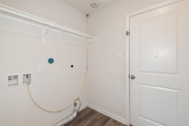 Building Photo - 15621 Briar Forest Dr