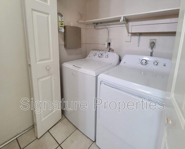 Building Photo - 901 Willow Point