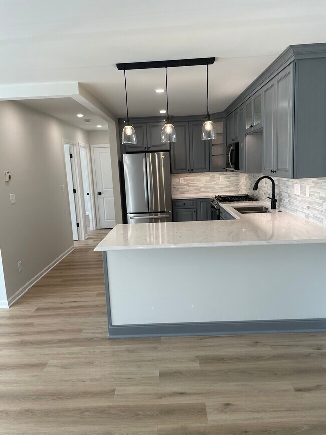 Building Photo - 255 Elmwood Ave