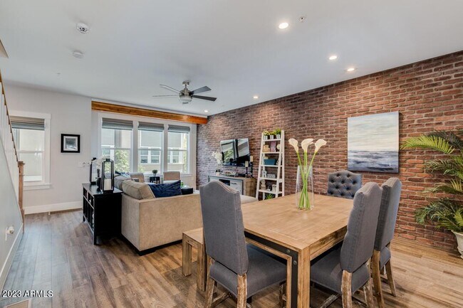 Building Photo - 816 N 3rd Ave