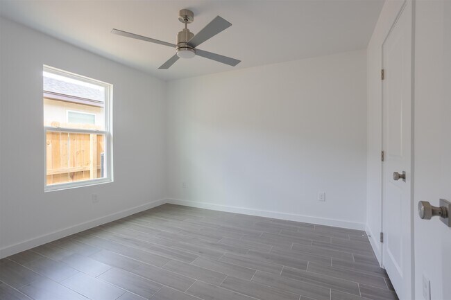 Building Photo - 9910 Caddo Lp