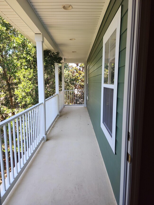 Building Photo - 2472 Lantana Ln