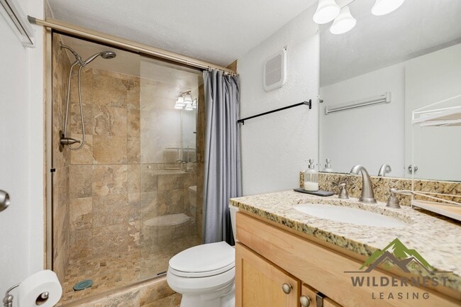 Building Photo - Remodeled One Bedroom Winter Rental