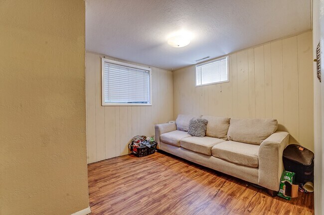 Building Photo - Lovely 4 Bed 2 Bath Ranch-Style House in Fort Collins!