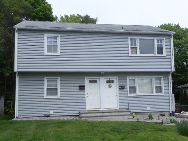 Primary Photo - 8 1/2 Girard St