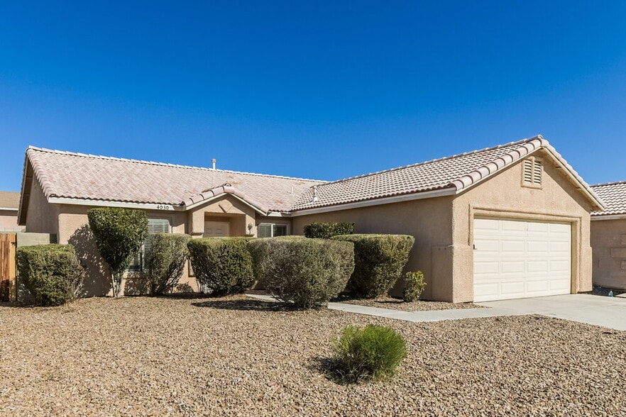 Building Photo - 4030 W Red Coach Ave