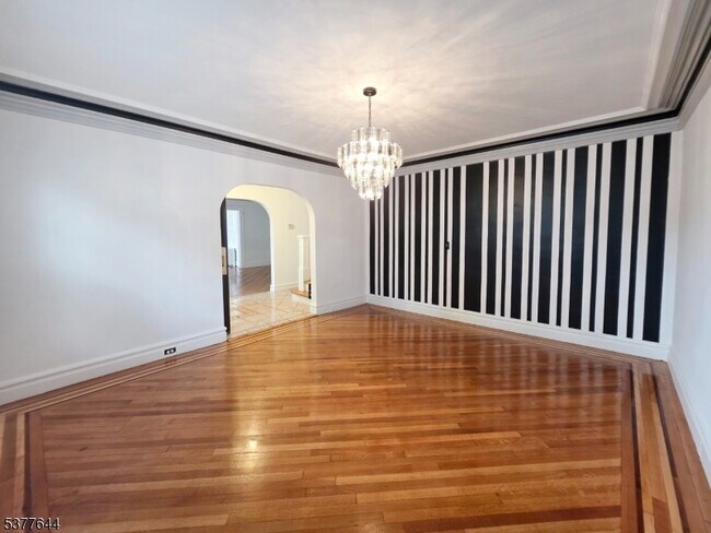 Building Photo - 86 Keer Ave