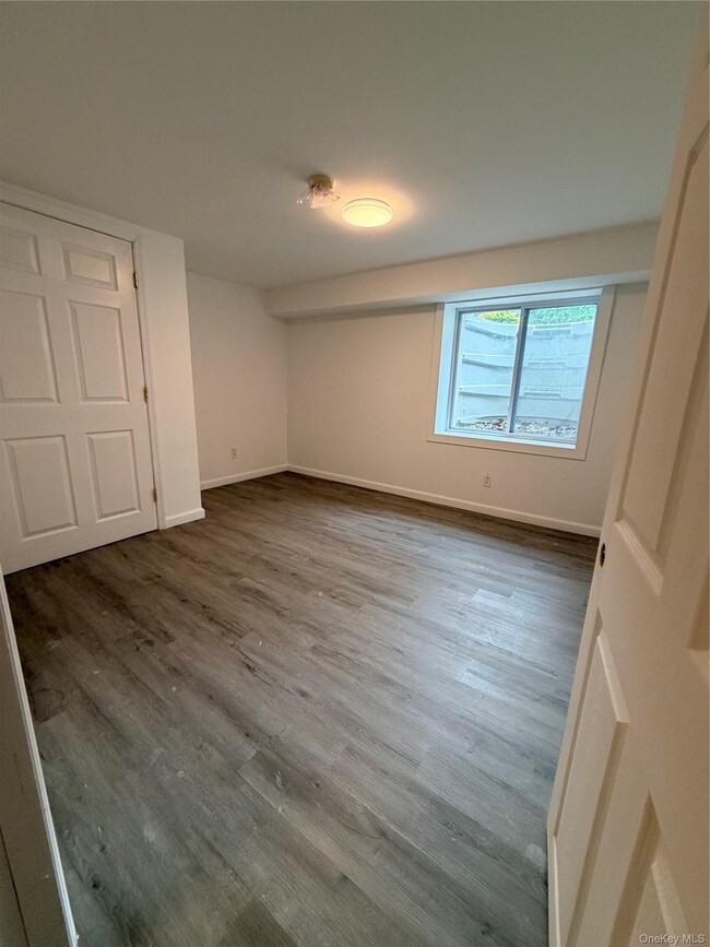 Building Photo - 364 Lockwood Dr