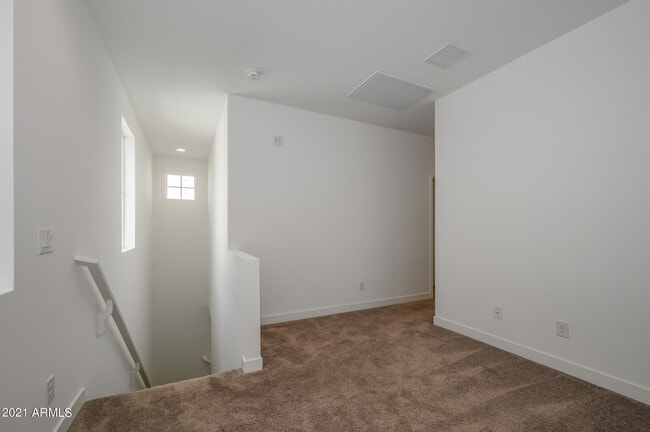 Building Photo - 9517 E Talon Ave