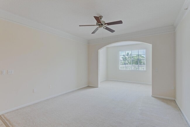 Building Photo - 9303 Myrtlewood Cir W