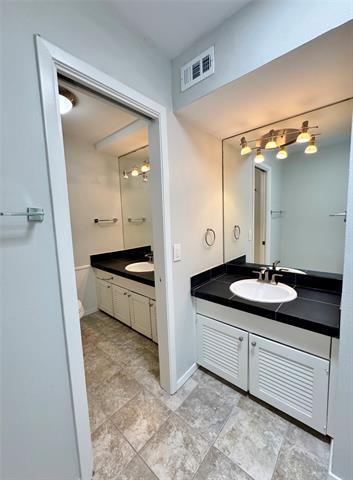 Building Photo - 4320 Cole Ave