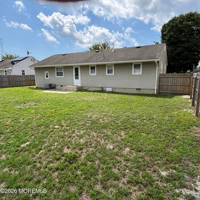 Building Photo - 2245 Edgar Rd