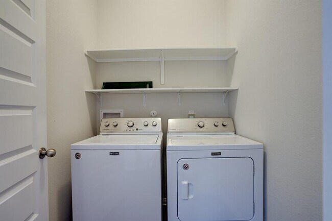 Building Photo - 673 Nautical Lp