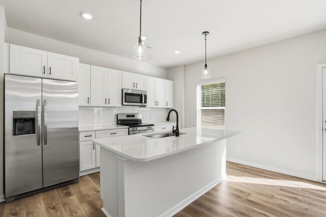 Building Photo - Brand New 4BR Home in The Pines at Paw Creek – Modern Design