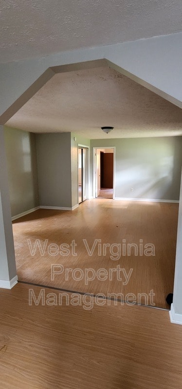 Building Photo - 112 Breezemont Ln